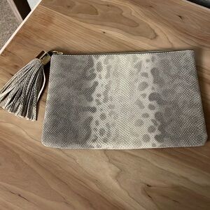 NWOT GILI SNAKESKIN TEXTURED LEATHER CLUTCH
